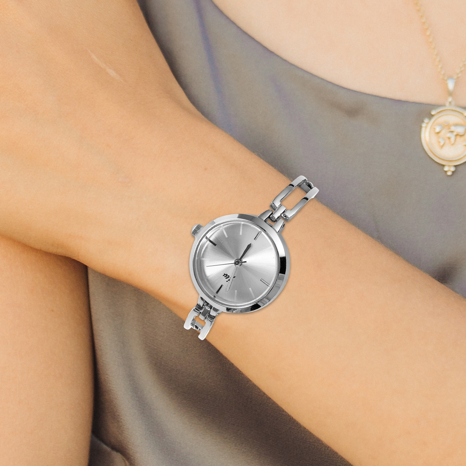 실버 화이트 다이얼과 우아한 팔찌 스타일의 여성용 쿼츠 - Luxury Watch Gift For Her 리뷰 및 가격