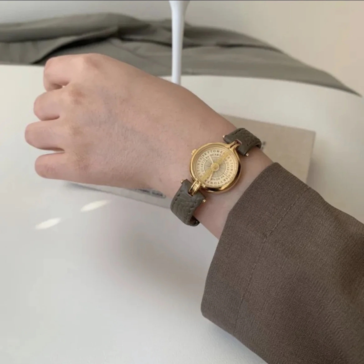 2024 발렌타인 데이 선물 새로운 여성용 시계 일본  - Luxury Watch With Leather Strap 리뷰 및 가격