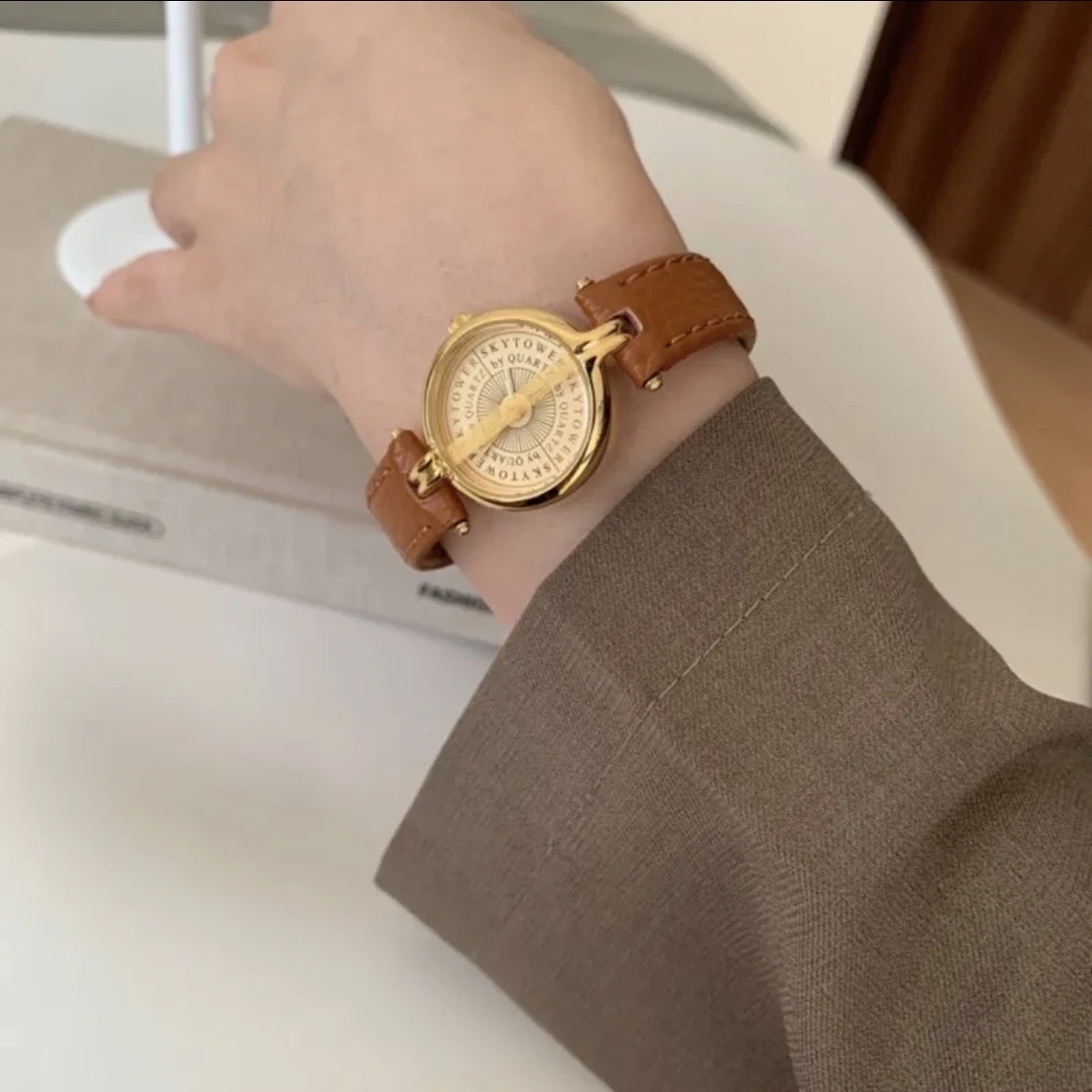 2024 발렌타인 데이 선물 새로운 여성용 시계 일본  - Luxury Watch With Leather Strap 리뷰 및 가격