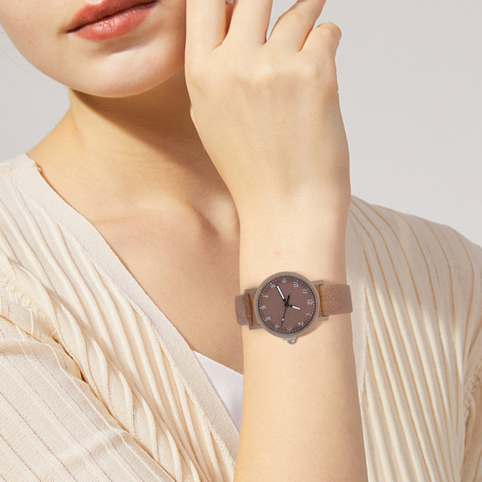 1Pcs 세련된 쿼츠 시계 여성 학생 브라운 페이스 슬 - Luxury Watch Gift For Her 리뷰 및 가격