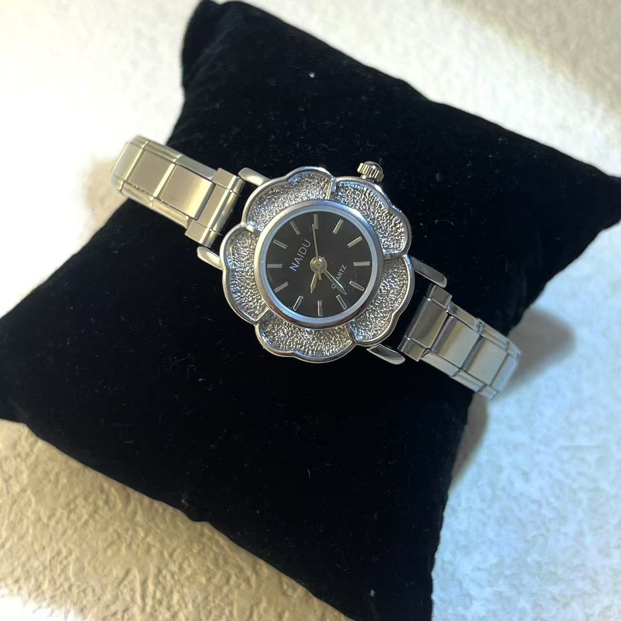 지르코니아 꽃 상감이있는 여성용 쿼츠 시계 럭셔리 세련 - Luxury Watch Gift For Her 리뷰 및 가격
