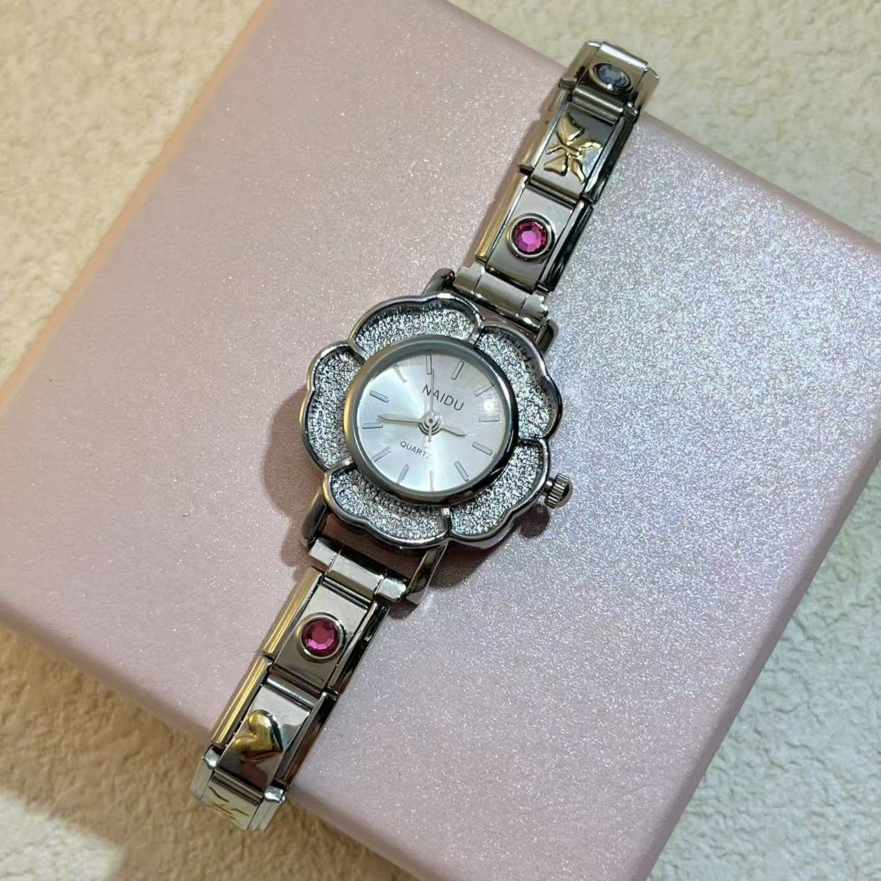 지르코니아 꽃 상감이있는 여성용 쿼츠 시계 럭셔리 세련 - Luxury Watch Gift For Her 리뷰 및 가격